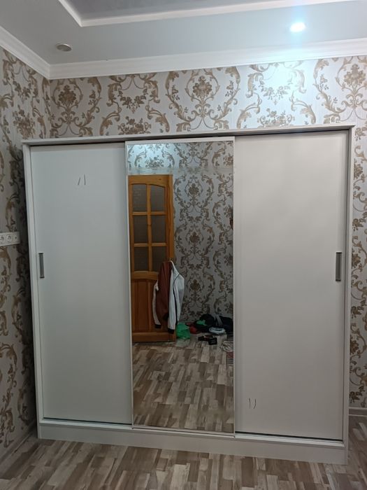 Shkaf sotiladi  dastafka ustanovka bepul 
Dastafka xizmati bepul 
Mebe