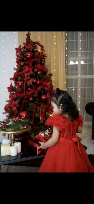 Платье красная на 3-4 годика