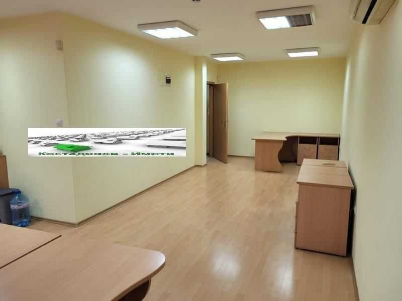 Дава се под наем Офис в Пловдив, Кършияка - 60 кв.м за 306 € - Снимка #2
