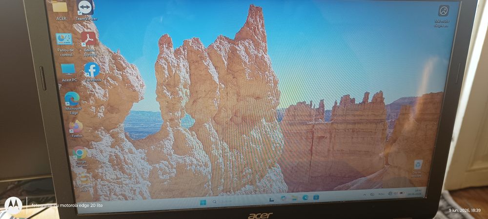Laptop funcțional,vechi,lent,folosire sau ptr  piese