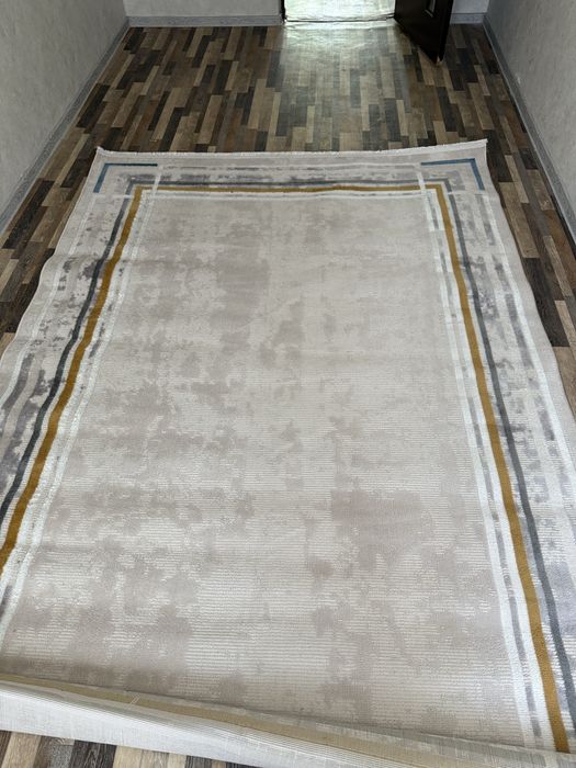 Ковер в подарок есть 200-300