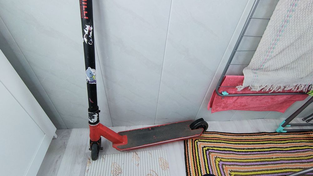 Продам самокат 10000 тенге