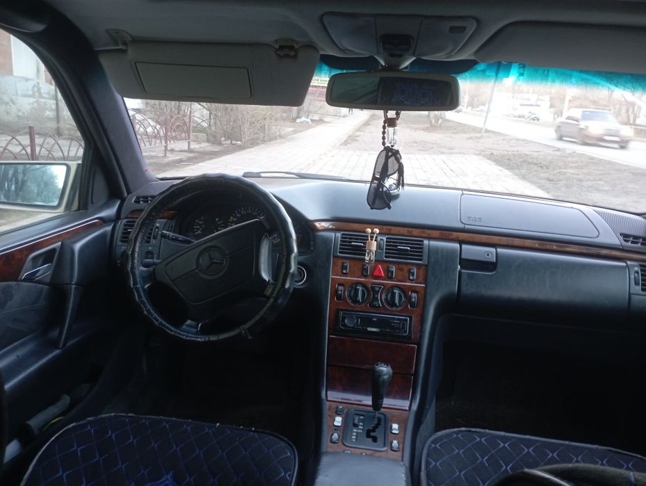 Продам мерседес 210, цена на три дня