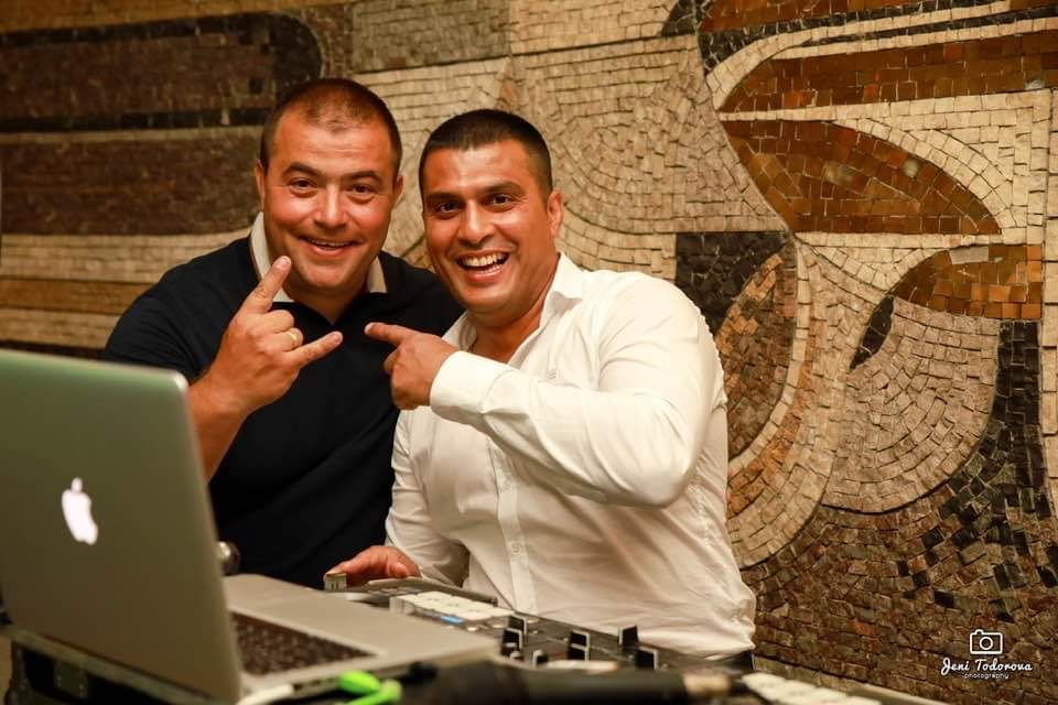 Парти и сватбена агенция S.M.Sound Ltd.DJ за вашето парти мероприятие.