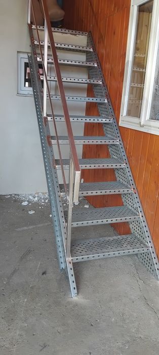 Scara zincate la comanda în toată tara oferim și montaj