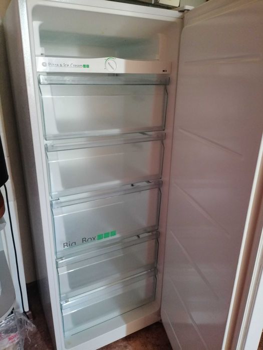 Продам морозильник