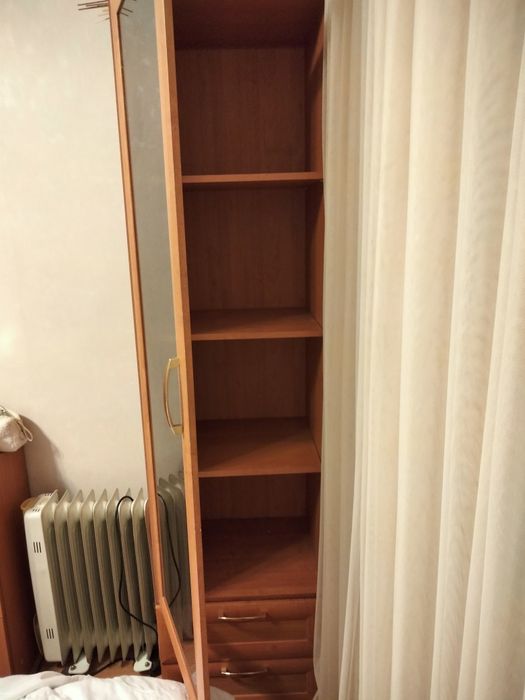 Деревяный прочный  Шкаф