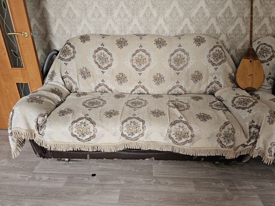 Диван еще маленький диван