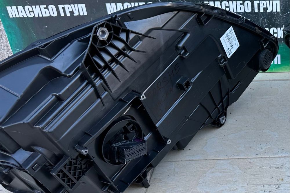 Фар far десен Shadow Black фарове Matrix за Порше Макан Porsche Macan