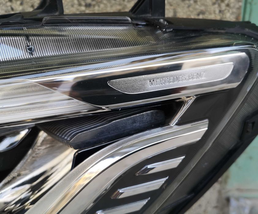 Оригинален фар Мерцедес Спринтер  Mercedes Sprinter Led