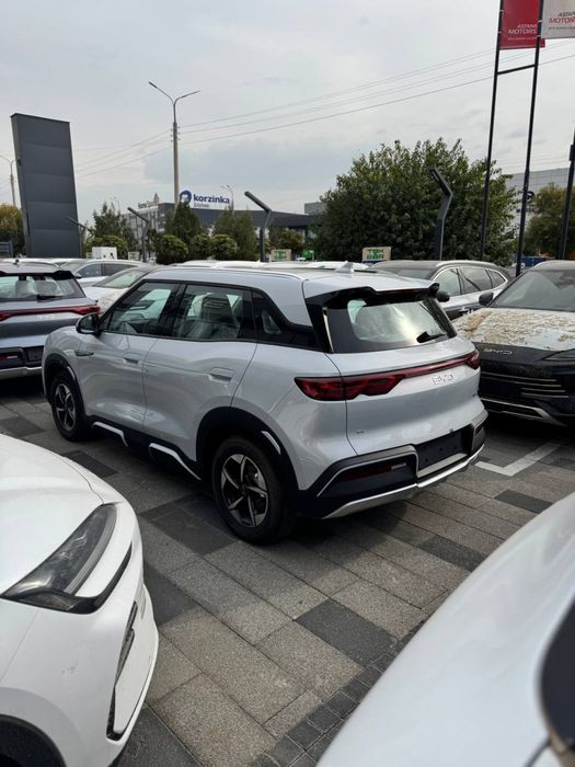 BYD Yuan Up Юань АП black черный кора qora 2025