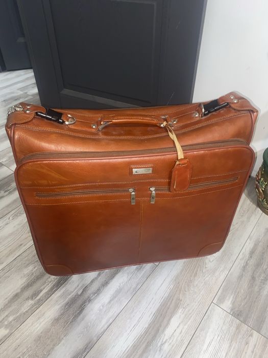 Чемодан немецкого бренда kaufmann из натуральной кожи.