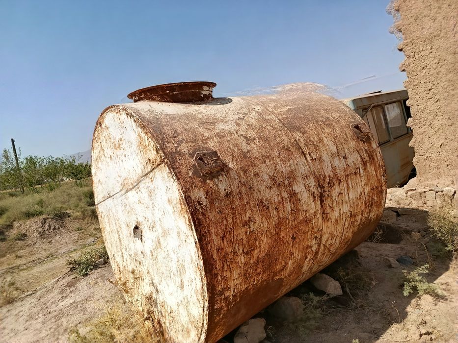 Ручка 5000литр сотилади