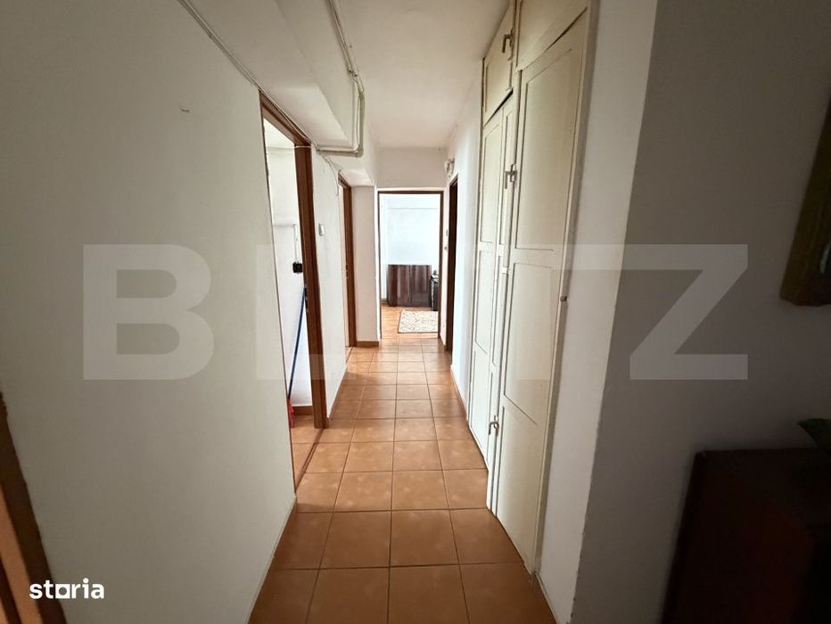 Apartament cu 3 camere, decomandat, 72 mp, zona Victoriei