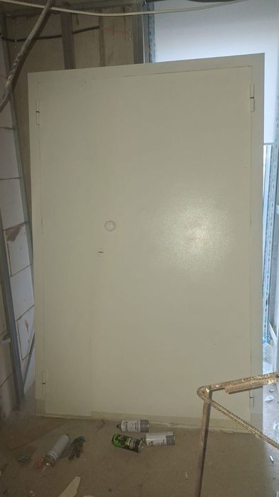 Продам двери 3 штуки