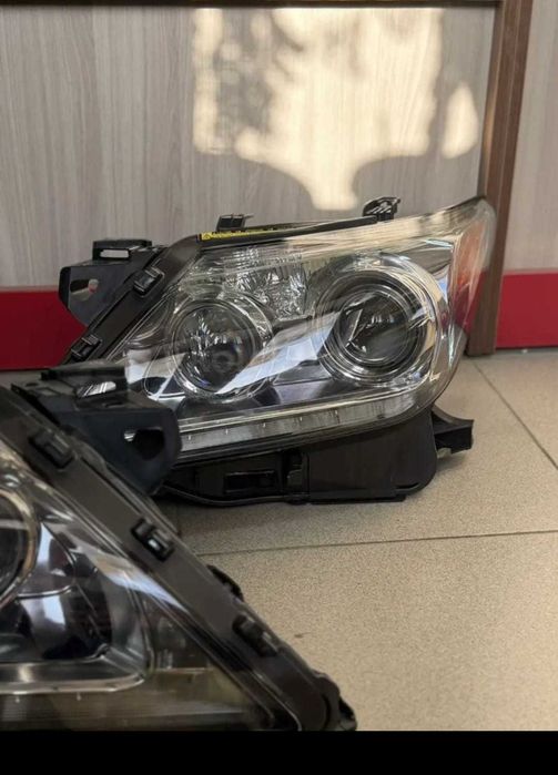Фара LX 570 б у в оригинале