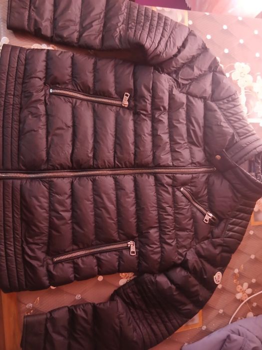 Jaketa moncler originala la schinb 14 pro max