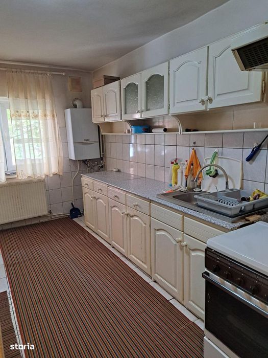 Apartament 3 camere de vanzare , Carpati 2 , parter , 83.900 euro neg.