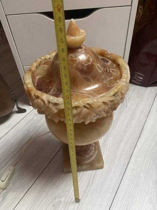 Veioza marmura sculptata