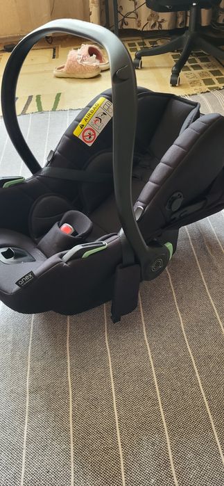 Продаётся автокресло Anex