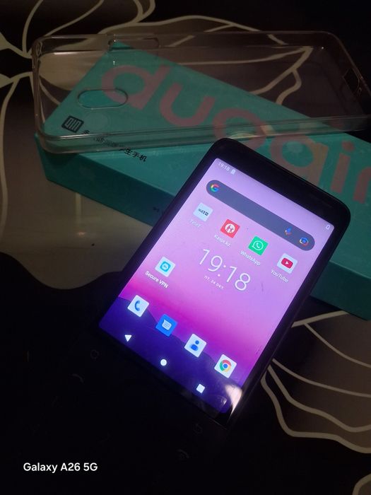 Продам телефон QIN F 22