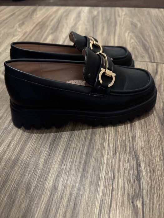 Продам обувь балетки новые