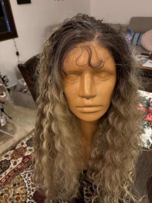 Перука от изкуствен косъм