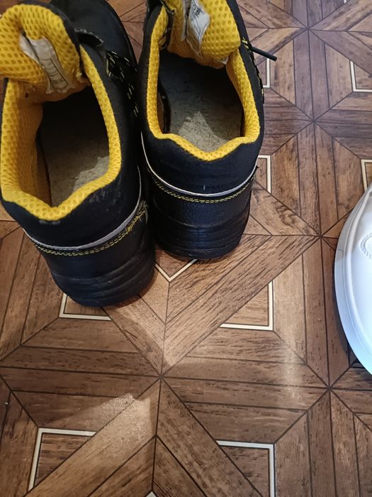 Vând tastatura  cu bocanci