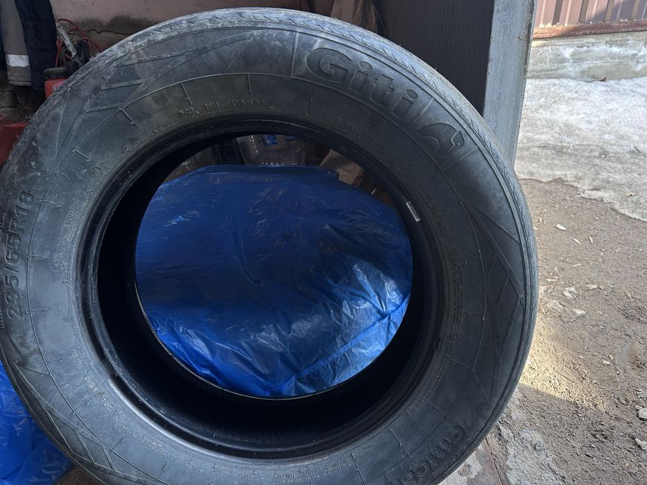 Продам шины летние 235/65R18