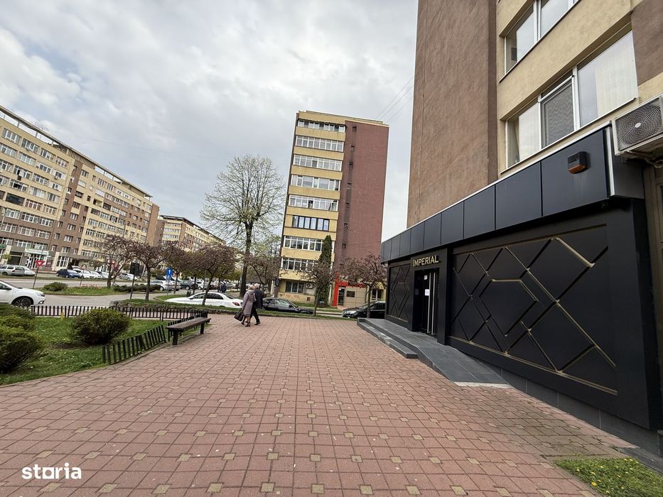 Ultracentral: Spațiu comercial parter, vitrină, parcare