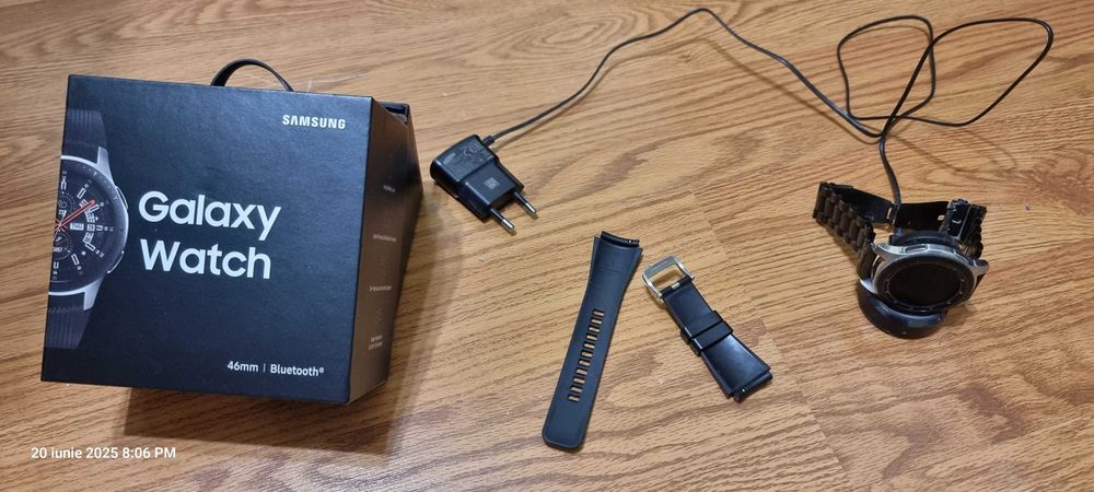 Samsung Galaxy Watch 46mm Silver Bluetooth + cutie + încărcător