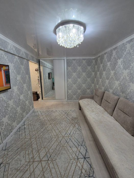 Продам 1 Комнатную Крыша профлистом