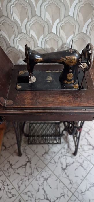 Masina de cusut ZINGER originala