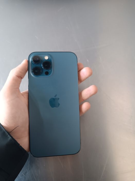 Срочно продам айфон 12 промакс