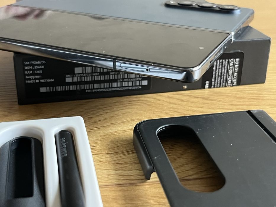 Бартер Samsung z fold 4 256gb + s pen