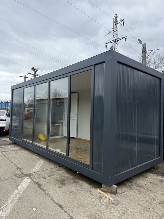 Vand container 6x2,4 cu usa si geam 2.800€ cu transport inclus