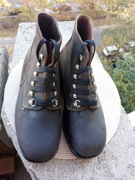 Bocanci montani piele noi, marimea 41 (26 cm)