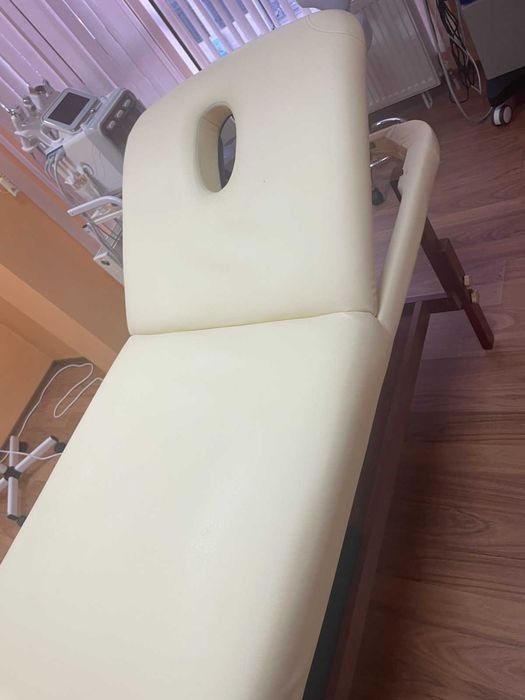Масажна/козметична кушетка
