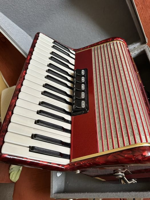 Акордеон Weltmeister gigantilli I