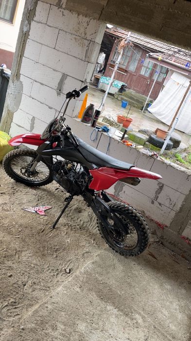 Vând Cross 125 cc