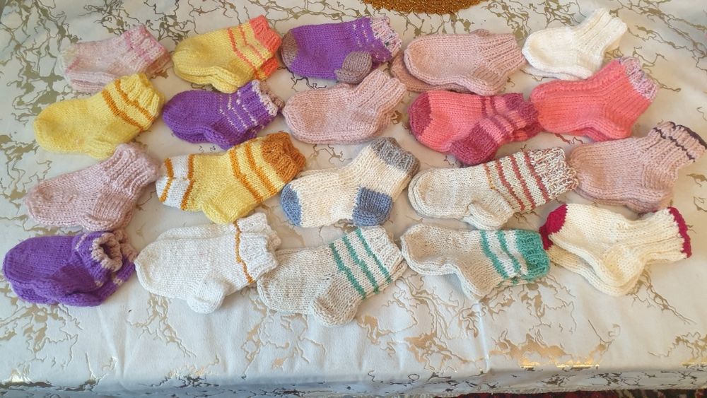 Вязаные носочки, шапки,ободки