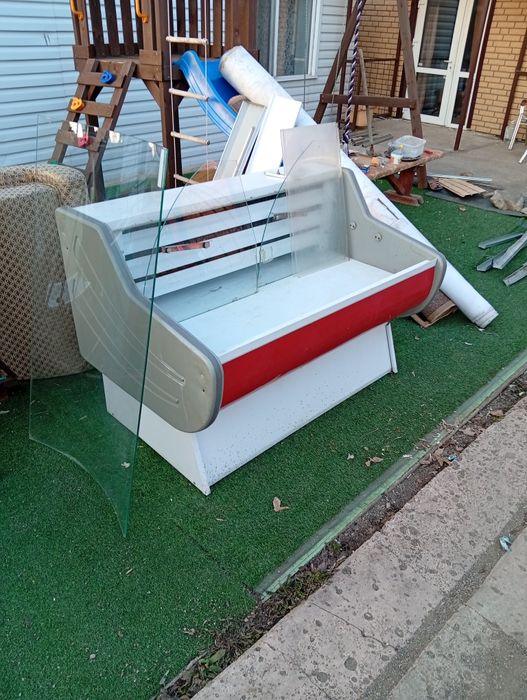 Витринных холодильник