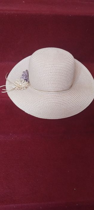 Продается розовая Шляпа