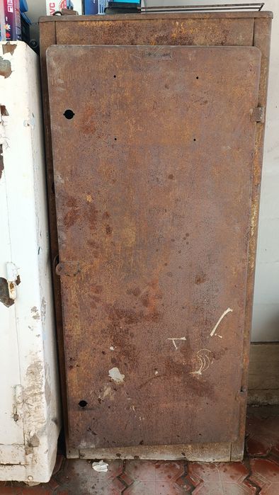 Два сейфа смотреть описание