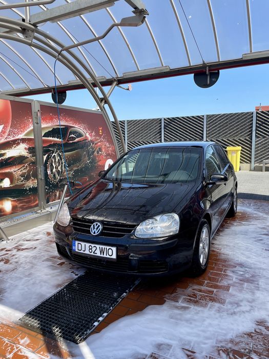 Vand sau schimb volkswagen golf 5 1.4 benzima + gpl