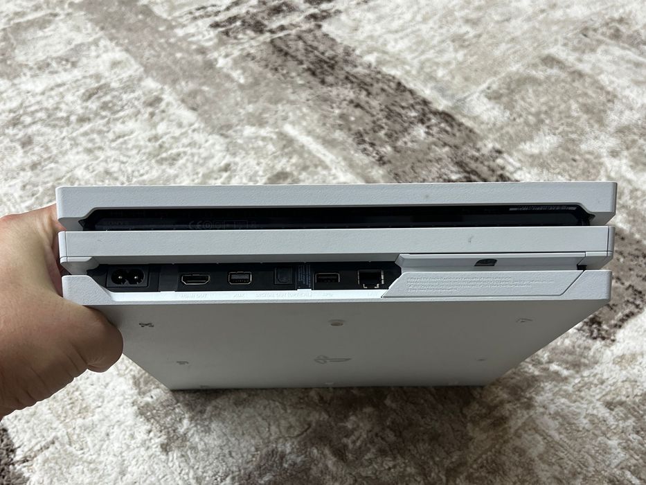 PS4 Pro, white , Firmware 11.50, 500Gb , modabil
