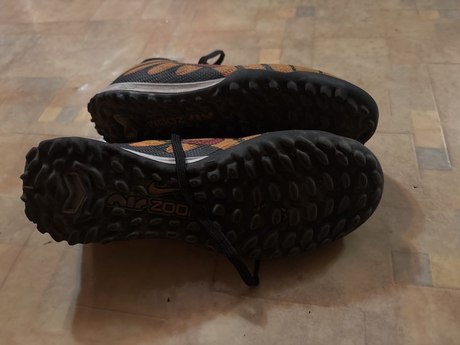 Бутся футбольные