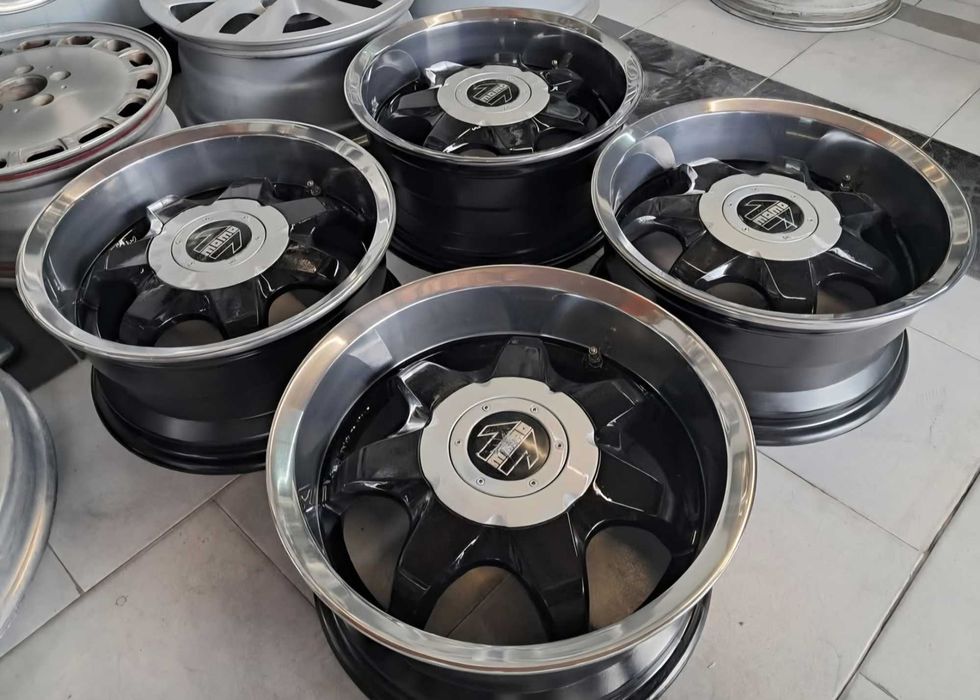 Винтидж алуминиеви джанти MOMO QUASAR 7x15 4x100 ET25