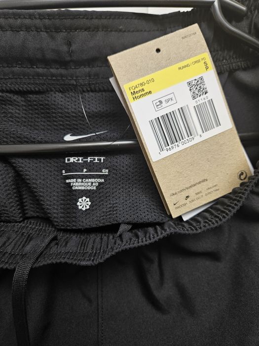 Pantaloni Nike jogger noi etichetă