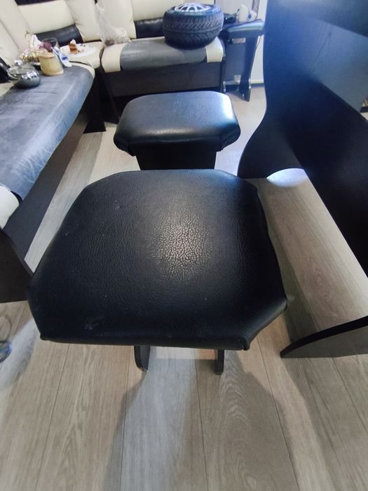 Уголок стол и 4 стула